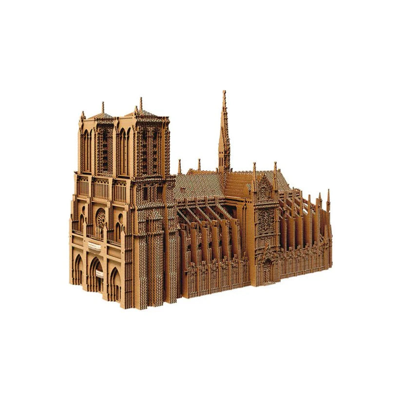 Hynovi -  Notre-Dame de Paris en carton