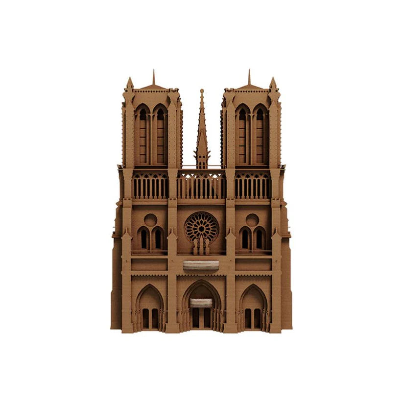 Hynovi -  Notre-Dame de Paris en carton
